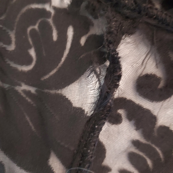 Soft Surroundings Velvet Lace Burnout Kimono with Fringed Hem and Tie Waist. - Picture 11 of 15